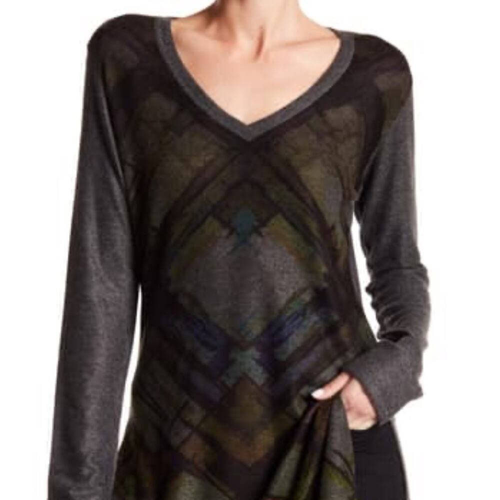 Go Couture NEW Printed V-Neck Sweater Size Large